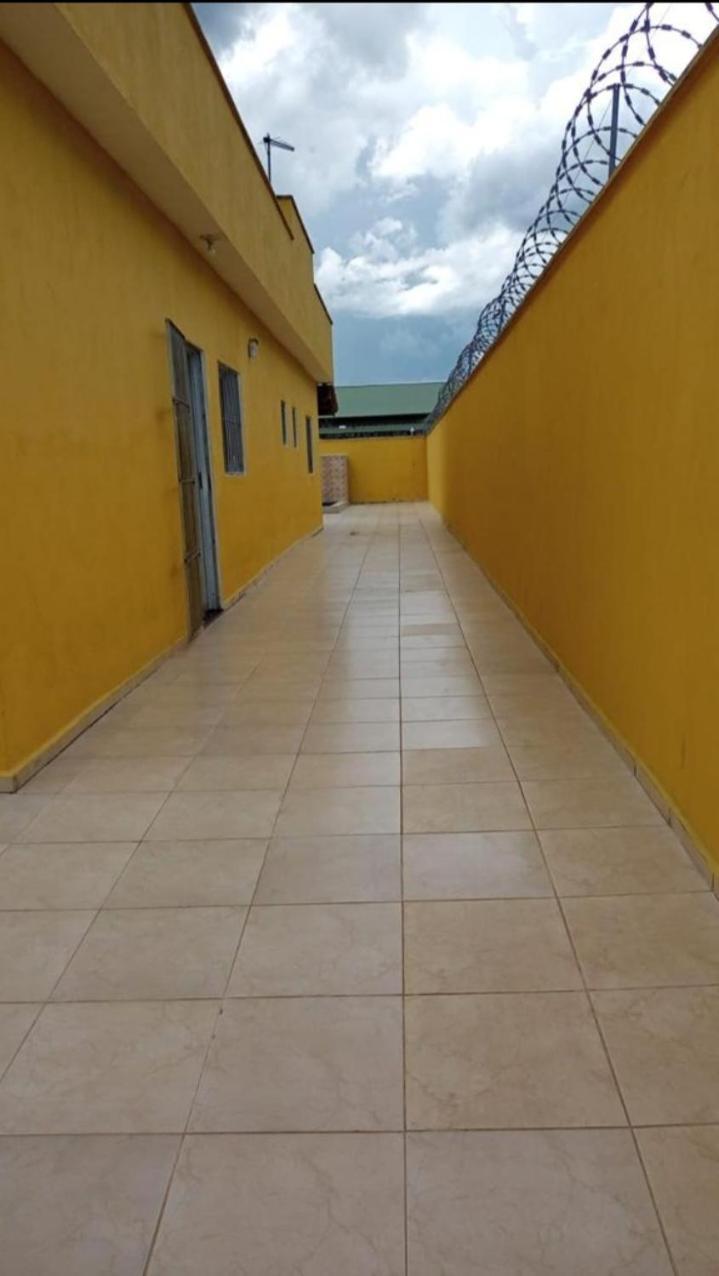 Casa Na Praia Com Piscina Em Итаньяэн Экстерьер фото