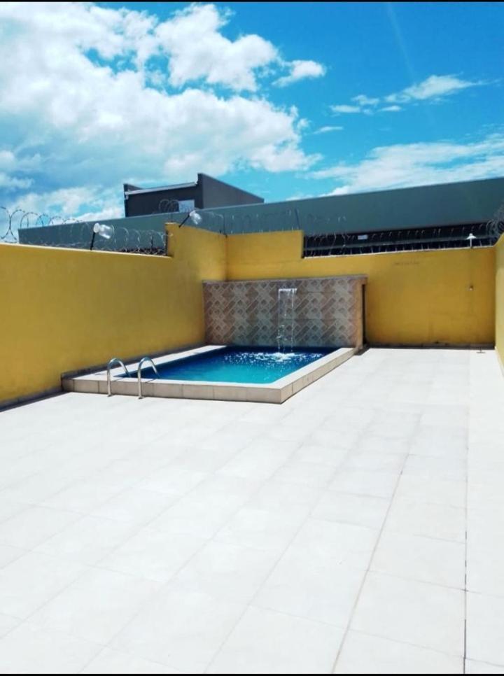 Casa Na Praia Com Piscina Em Итаньяэн Экстерьер фото